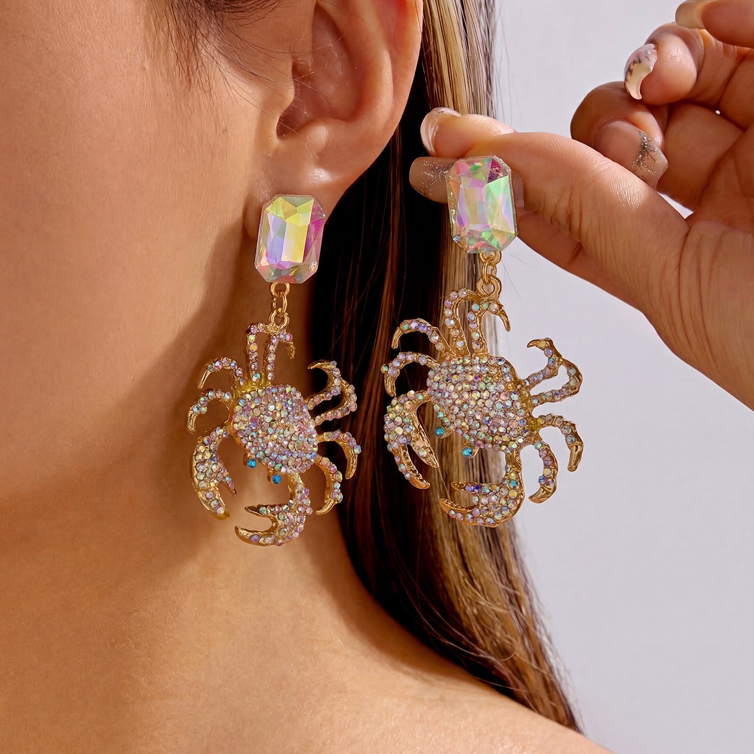 Wholesale Red Full-Pavé Crab Earrings — Light Luxury,  High-End Ocean-Themed Statement Earrings;  Bold,  Unique,  and Versatile Evening Accessories