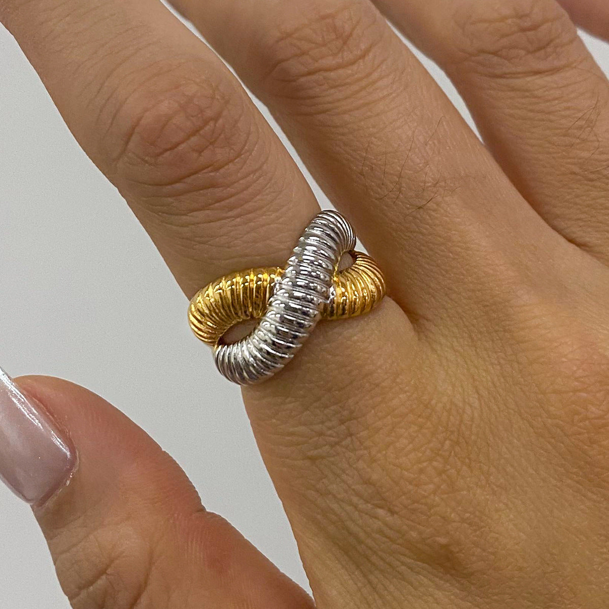 Wholesale 18K Gold Stainless Steel Gold and Silver Color Matching Cross Thread Open Ring