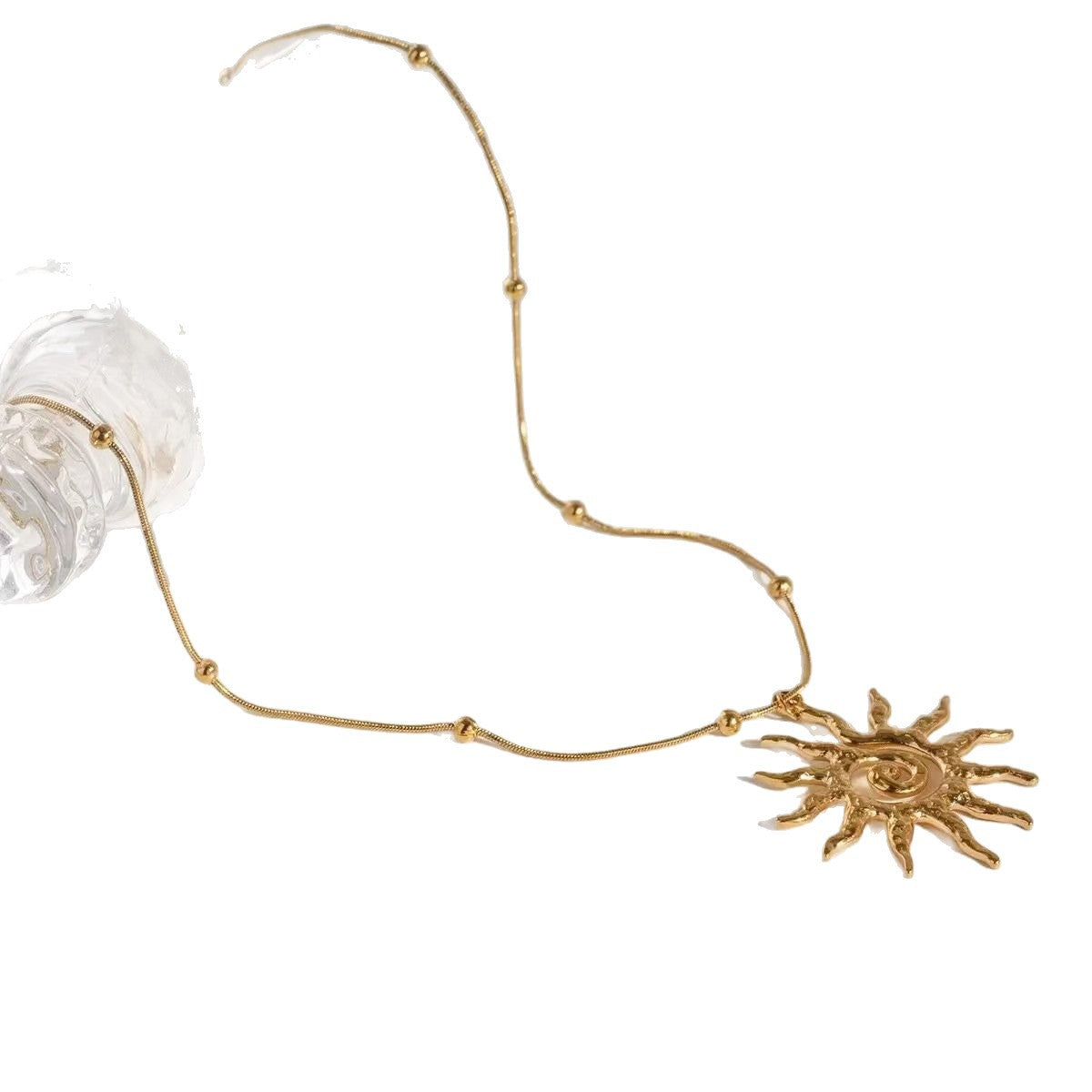 Wholesale Sun Pendant Necklace Gold Hollow Geometric Choker Chic Fashion Accessory For Everyday Wear