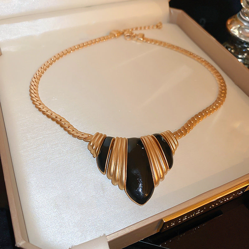 Wholesale Vintage Alloy Rhinestone Flower Layered Clavicle Necklace Jewelry Accessory