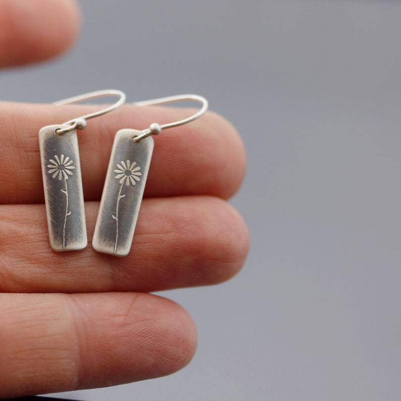 Wholesale Retro  Dandelion Flower Earrings Alloy Electroplated Boutique Resale