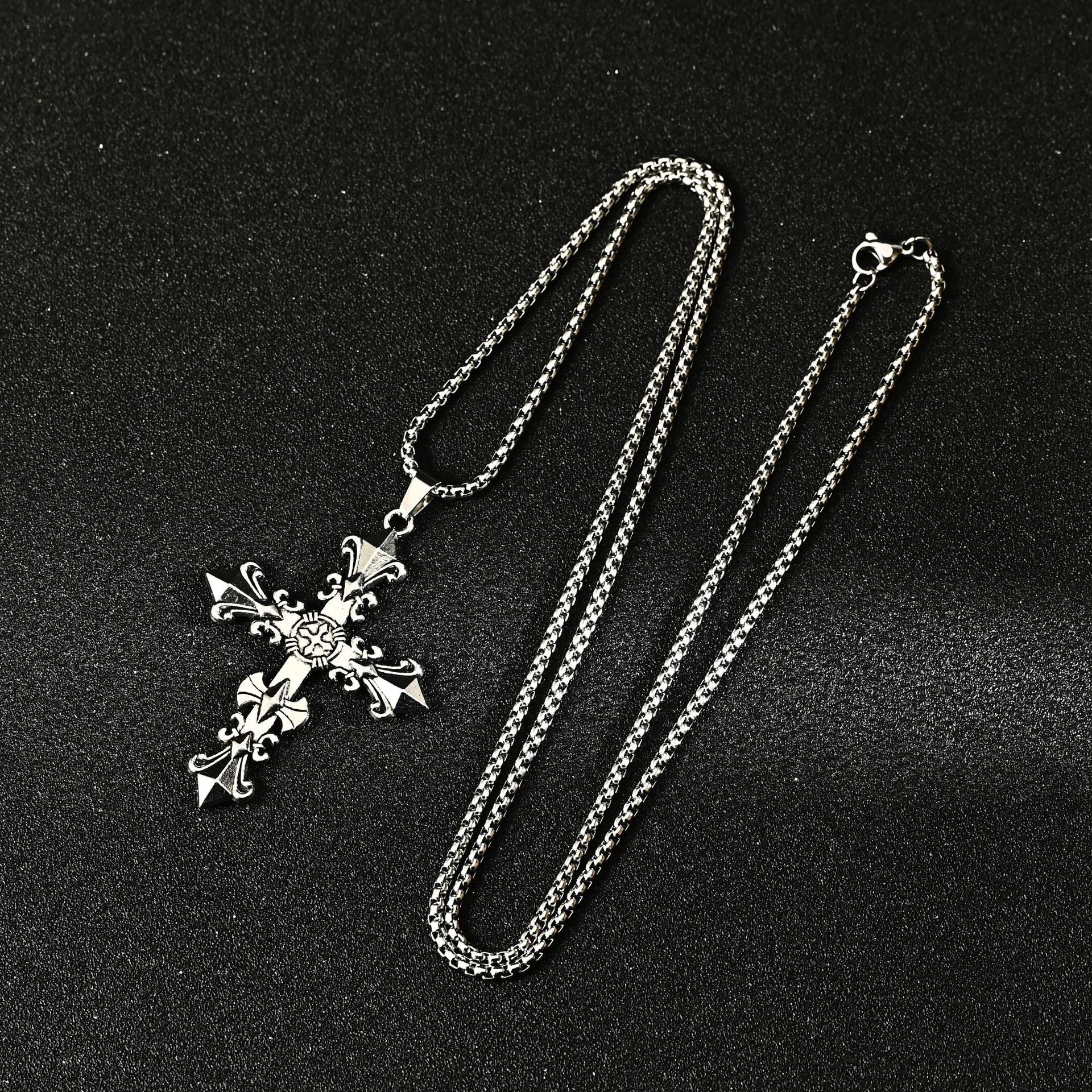 Wholesale Retro European Cross Pendant Necklace For Men Titanium Steel Fashion Jewelry Accessory Chic Everyday Gift