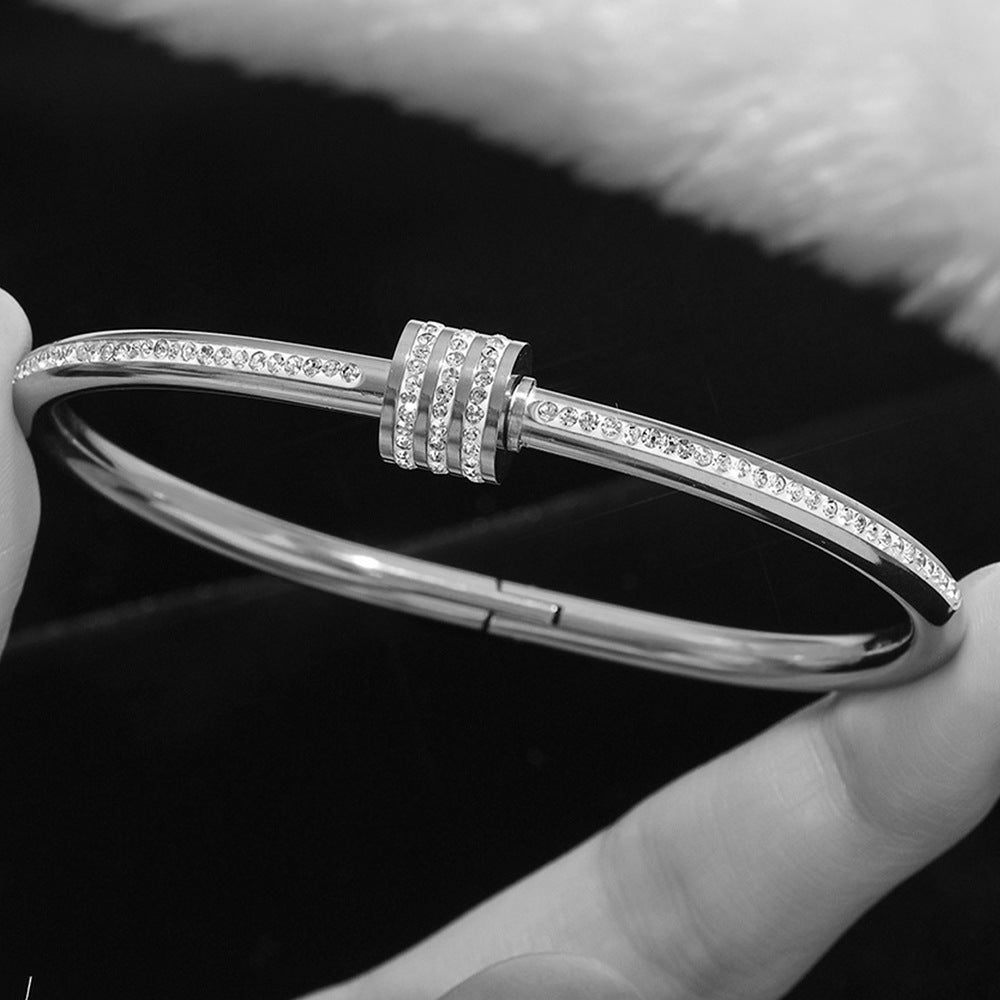 Wholesale Titanium Steel Gold Electroplated Studded Bracelet Set Fashion Jewelry Accessory