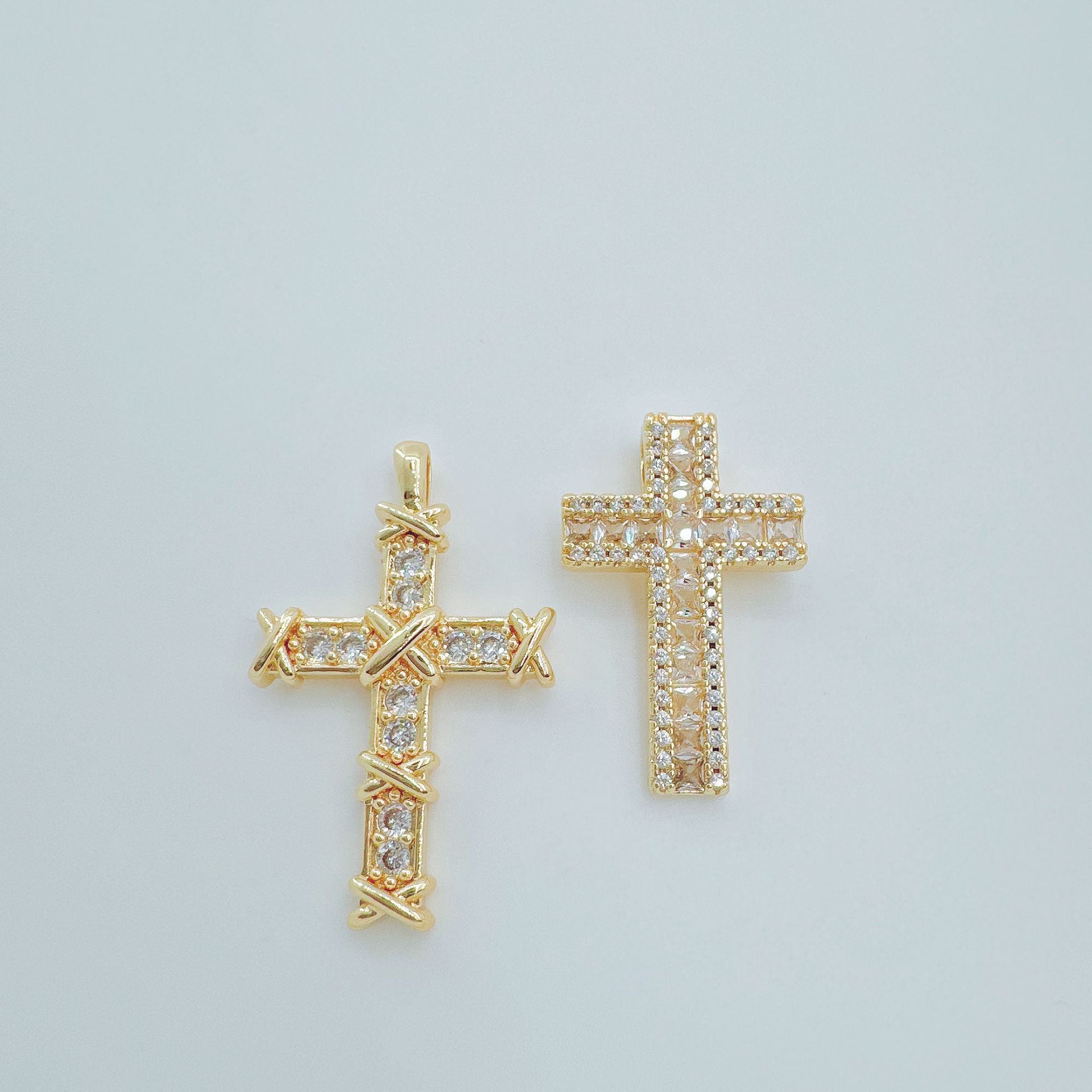 Wholesale Full Rhinestone Cross Pendant Necklace,  Copper Plated,  Fashion Jewelry Accessory for Gift or Boutique Resale