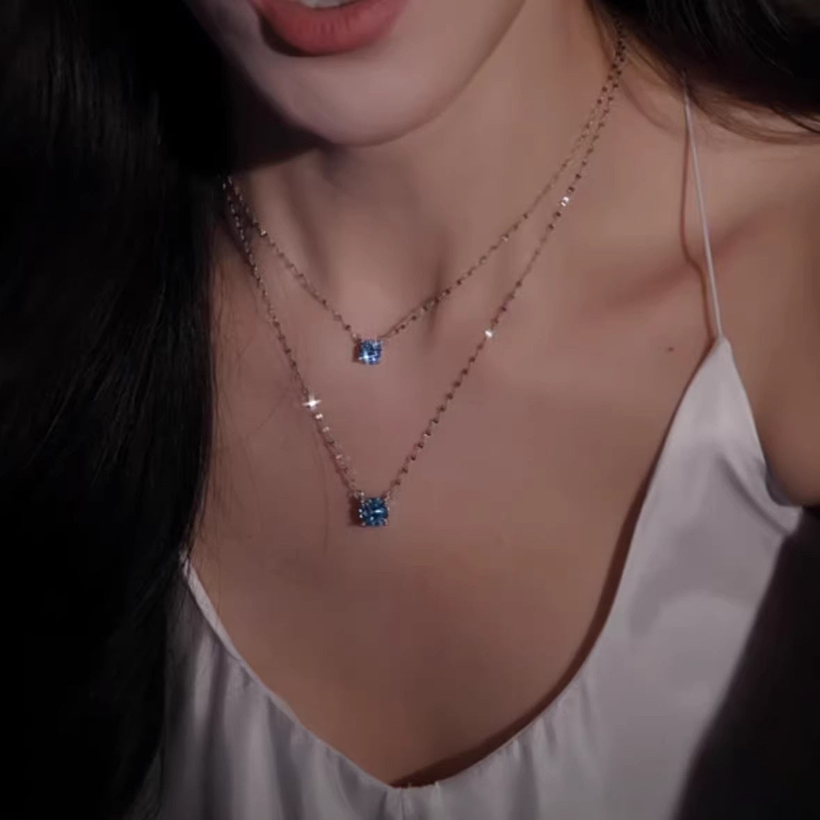 Wholesale Light Luxury Sea Blue Zircon Pendant Necklace,  Classic Four-Prong Design,  Fashion Jewelry Accessory for Women