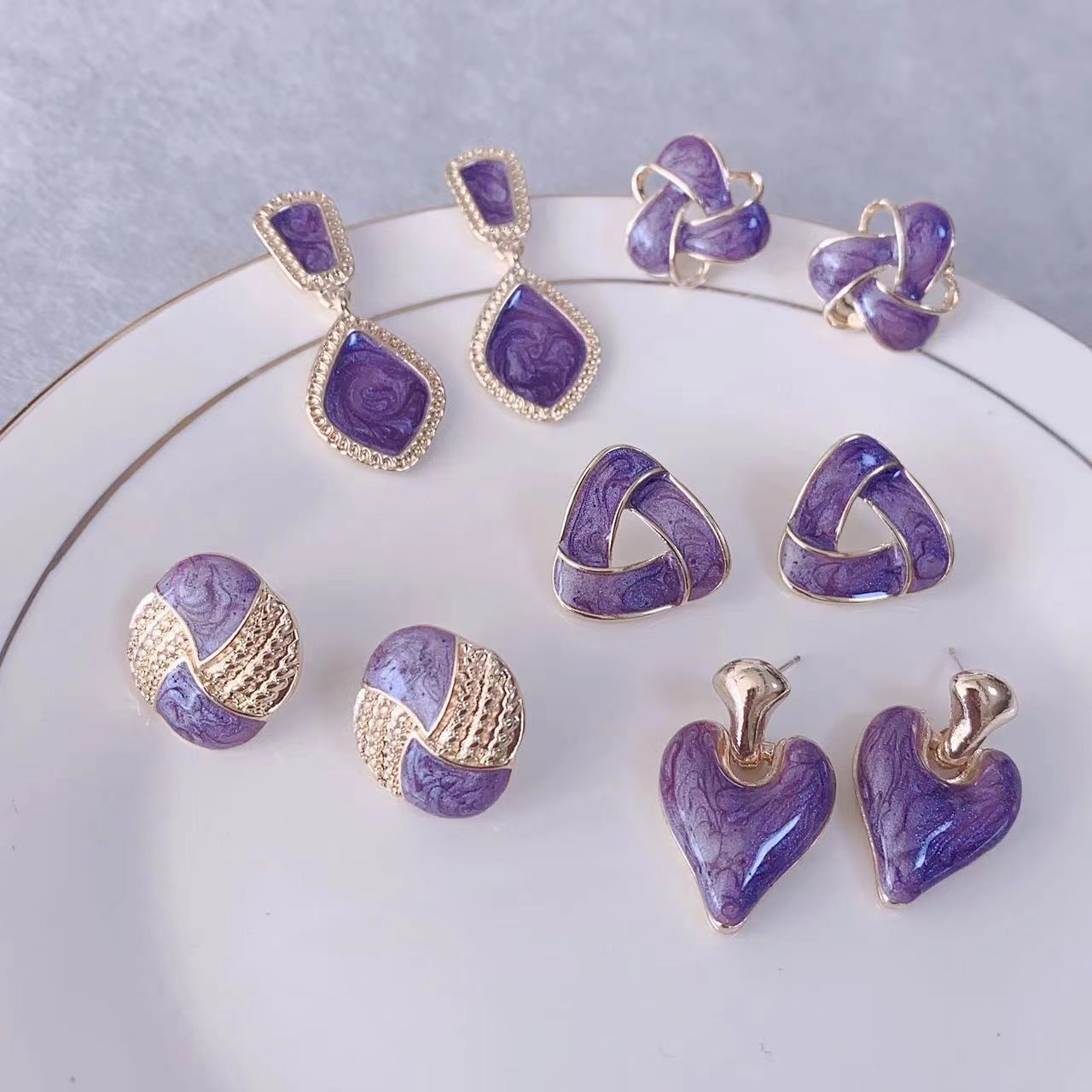 Wholesale French Retro Purple Dripping Glaze Love Earrings Alloy Fashion Accessory for Women