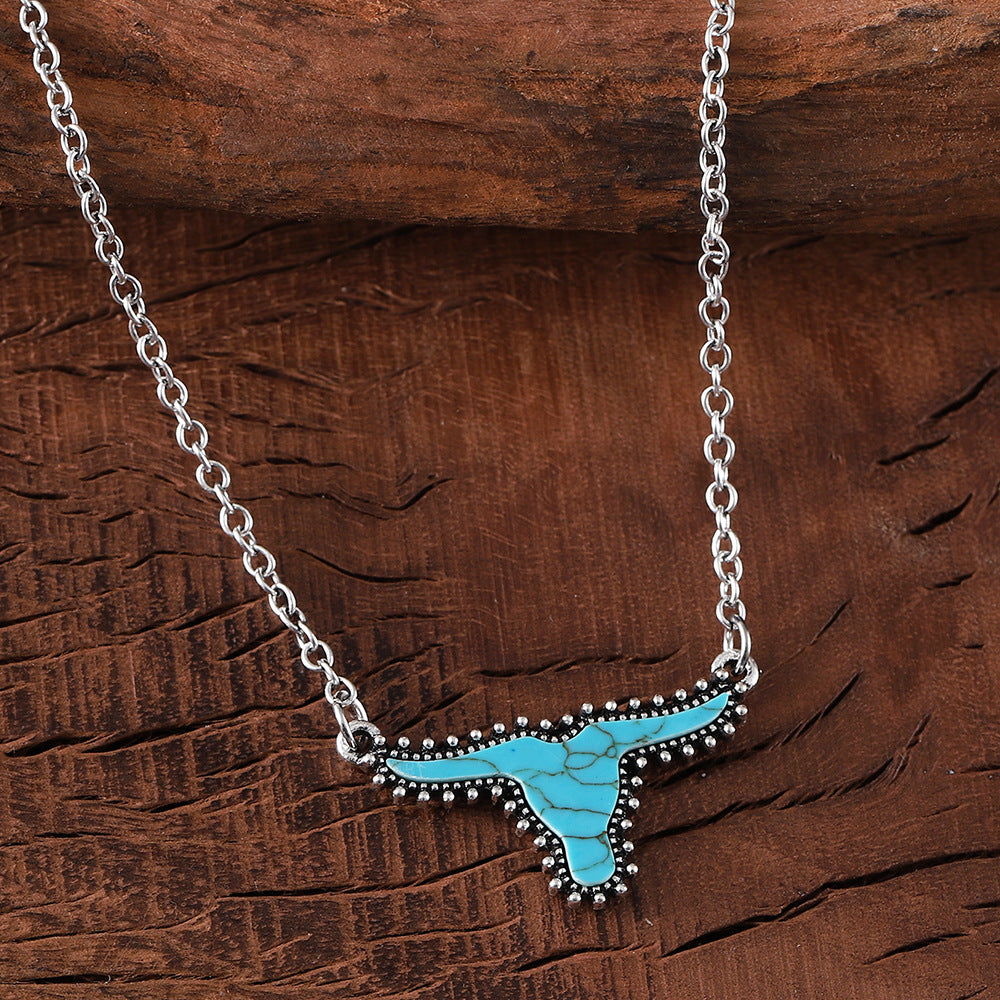 Wholesale Electroplated Zinc Alloy Retro Turquoise Cow Head Pendant Necklace