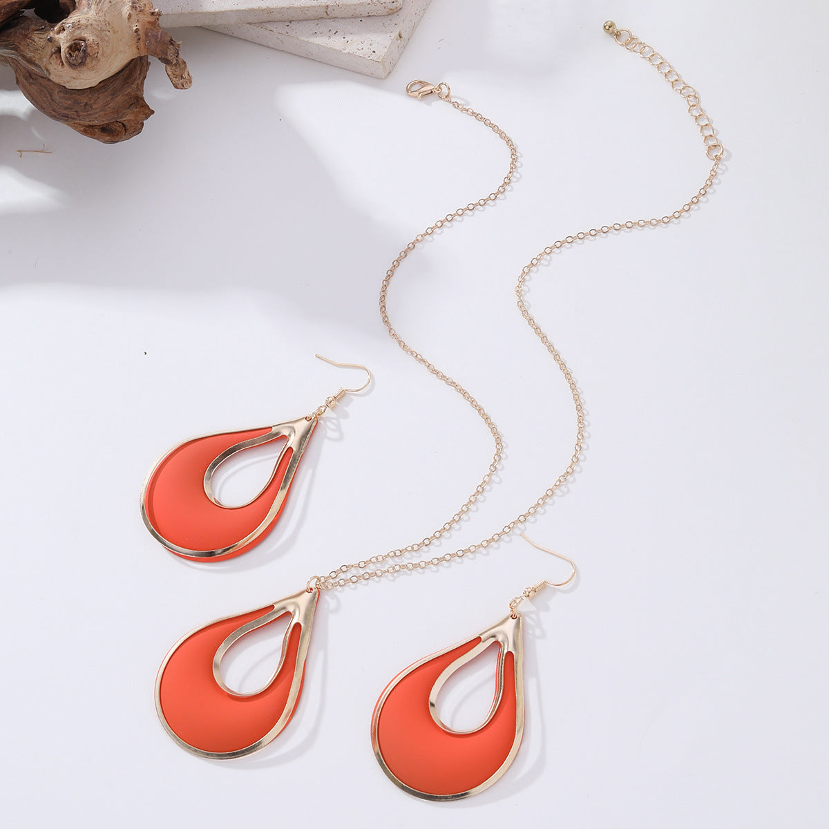 Wholesale Zinc Alloy Water Drop Hollow Pendant Necklace And Earrings Set Black Fashion Jewelry For Women Chic Party And Everyday Wear