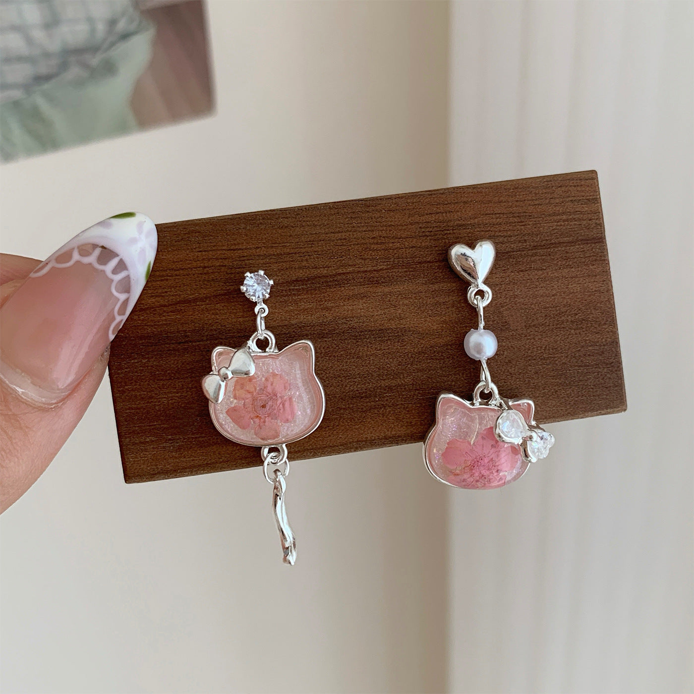 Wholesale Korean Style Pink Cherry Blossom Cat Earrings Alloy Electroplated Boutique Resale