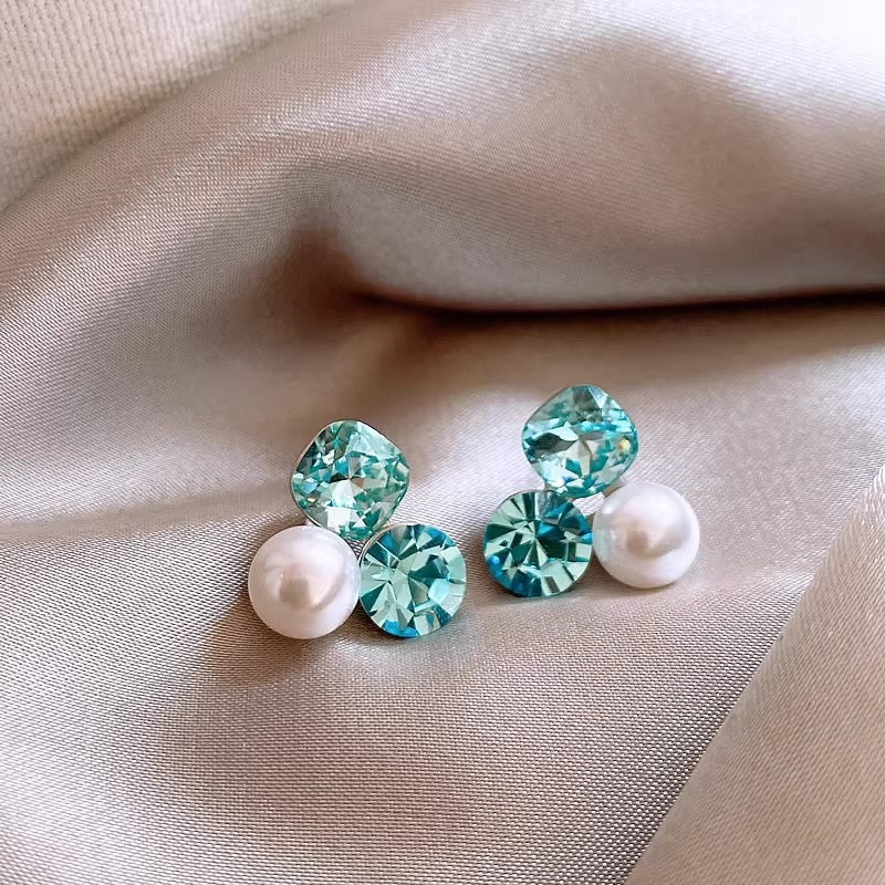 Wholesale Elegant  Sophisticated Four-Leaf Clover Turquoise Stud Earrings