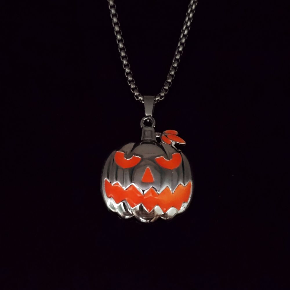 Wholesale   ghost festival accessories luminous pumpkin pendant  necklace