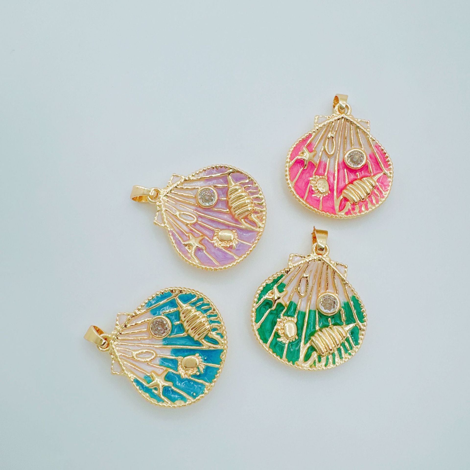 Wholesale Gold Plated Copper Colored Shell Pendant DIY Necklace Accessory for Women Jewelry Gift