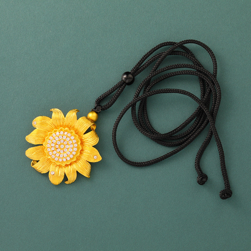 Wholesale Retro Brushed Sunflower Pendant Copper Electroplated Fashion Jewelry Accessory for Gift or Boutique Resale