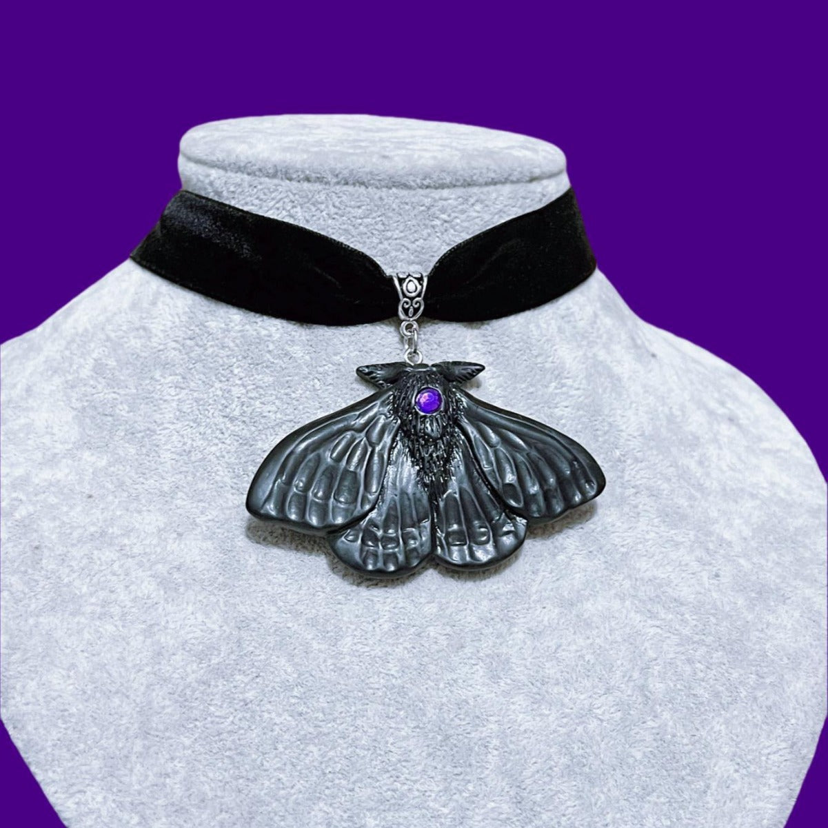Wholesale Vintage Black Moth Velvet Necklace