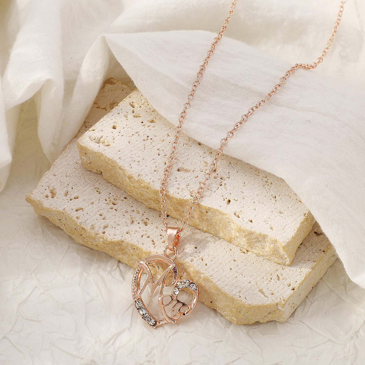 Wholesale MOM Heart Shaped Alloy Necklace Heart Necklace Mother's Day ACC-NE-XianDi002