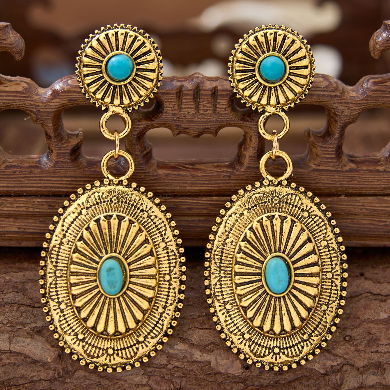 Wholesale Zinc Alloy Antique Gold Earrings Bohemian Retro Oval Totem Jewelry Accessory for Party