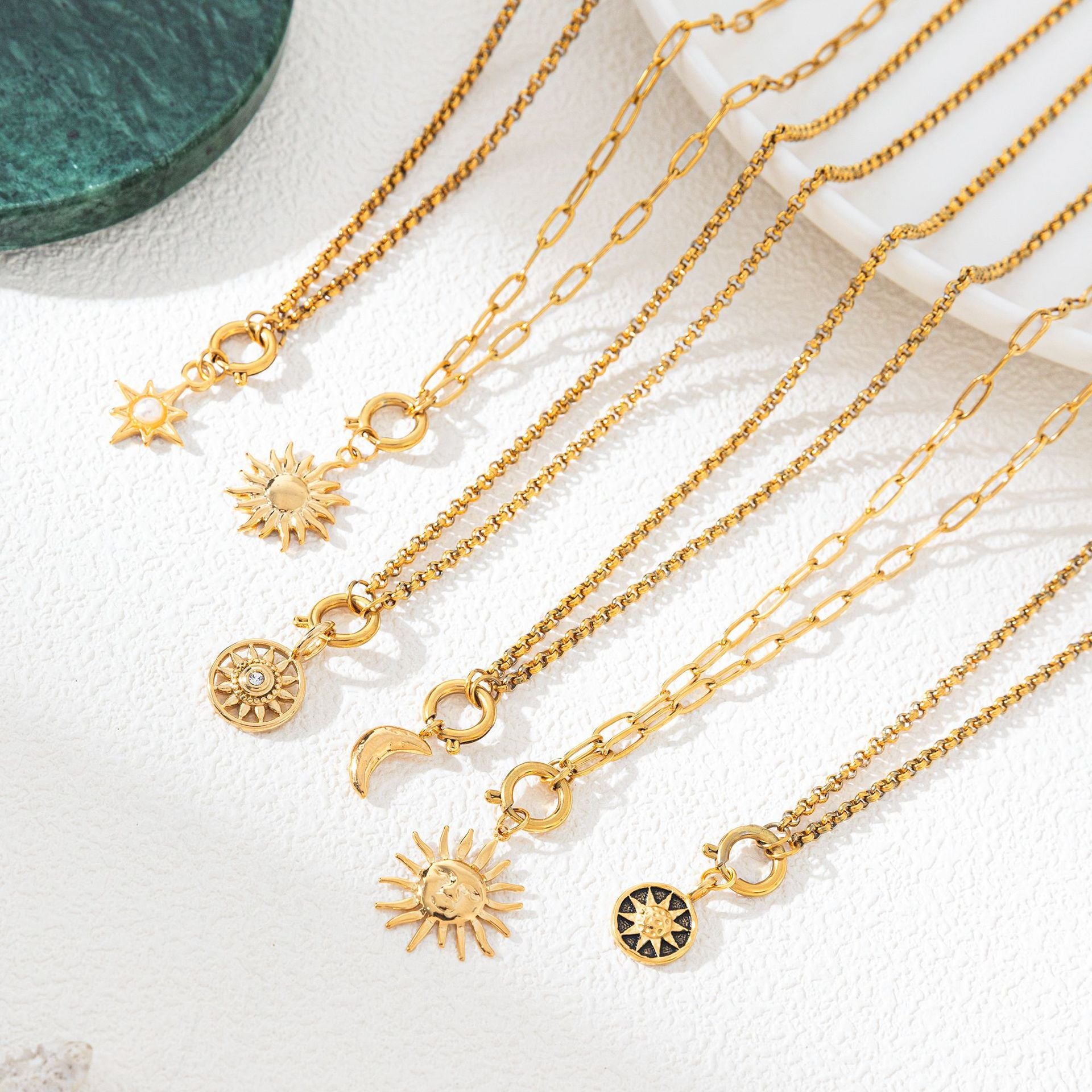 Wholesale Stainless steel sun necklace plated with 18K gold