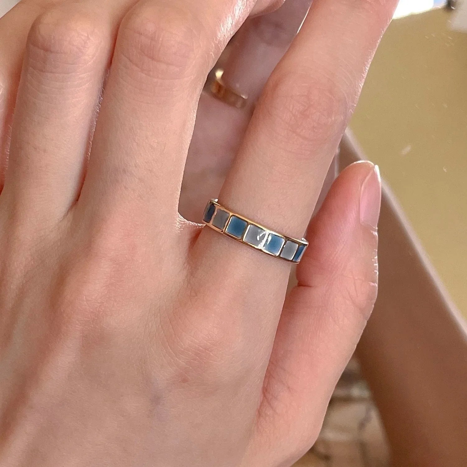 Wholesale Unique Emerald Green Sensibility Ring