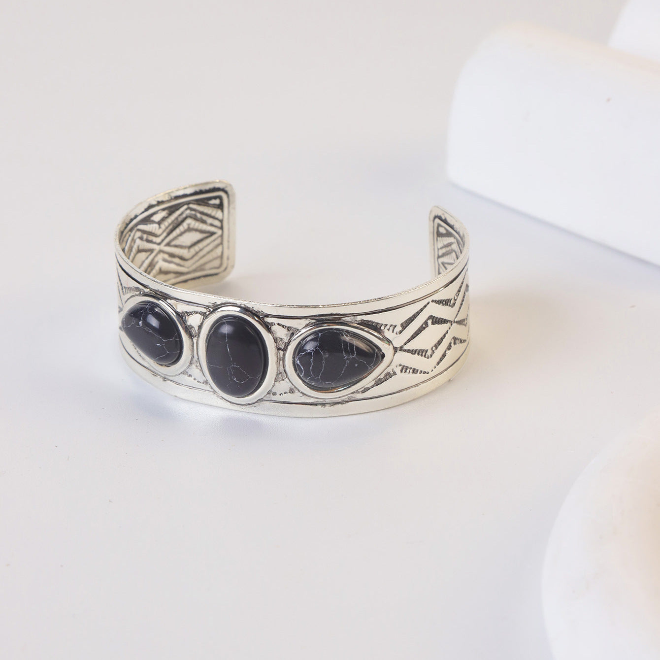 Wholesale Silver Tone Turquoise Inlay Vintage Open Adjustable Bracelet Women Fashion Jewelry Accessory