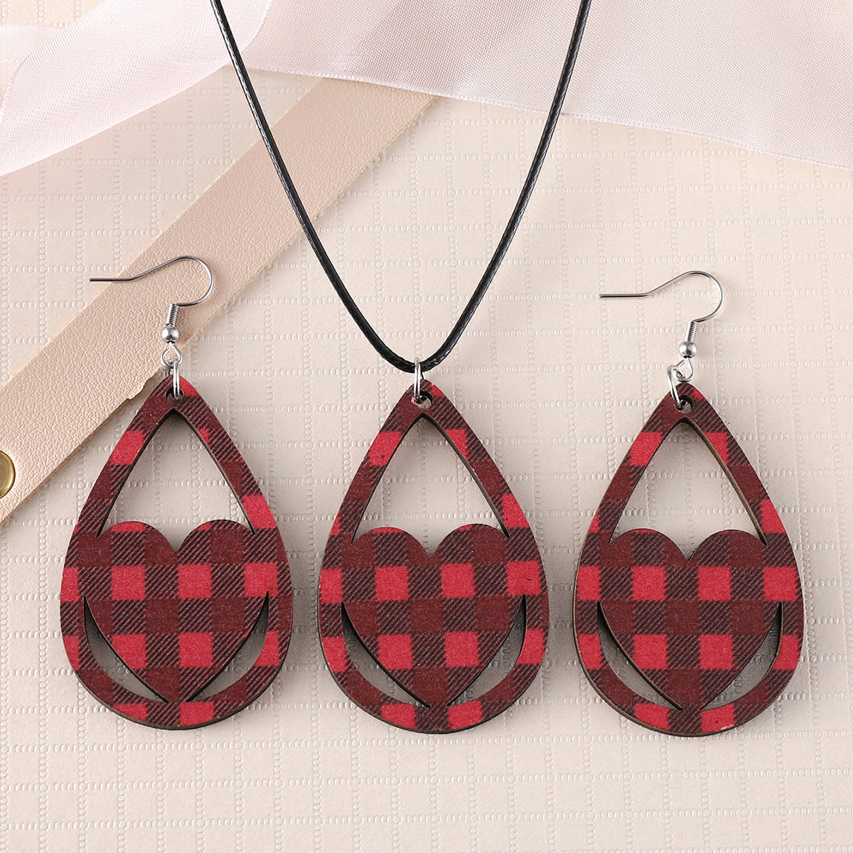 Wholesale Wooden Valentine' s Day Heart Earrings and Necklace Set