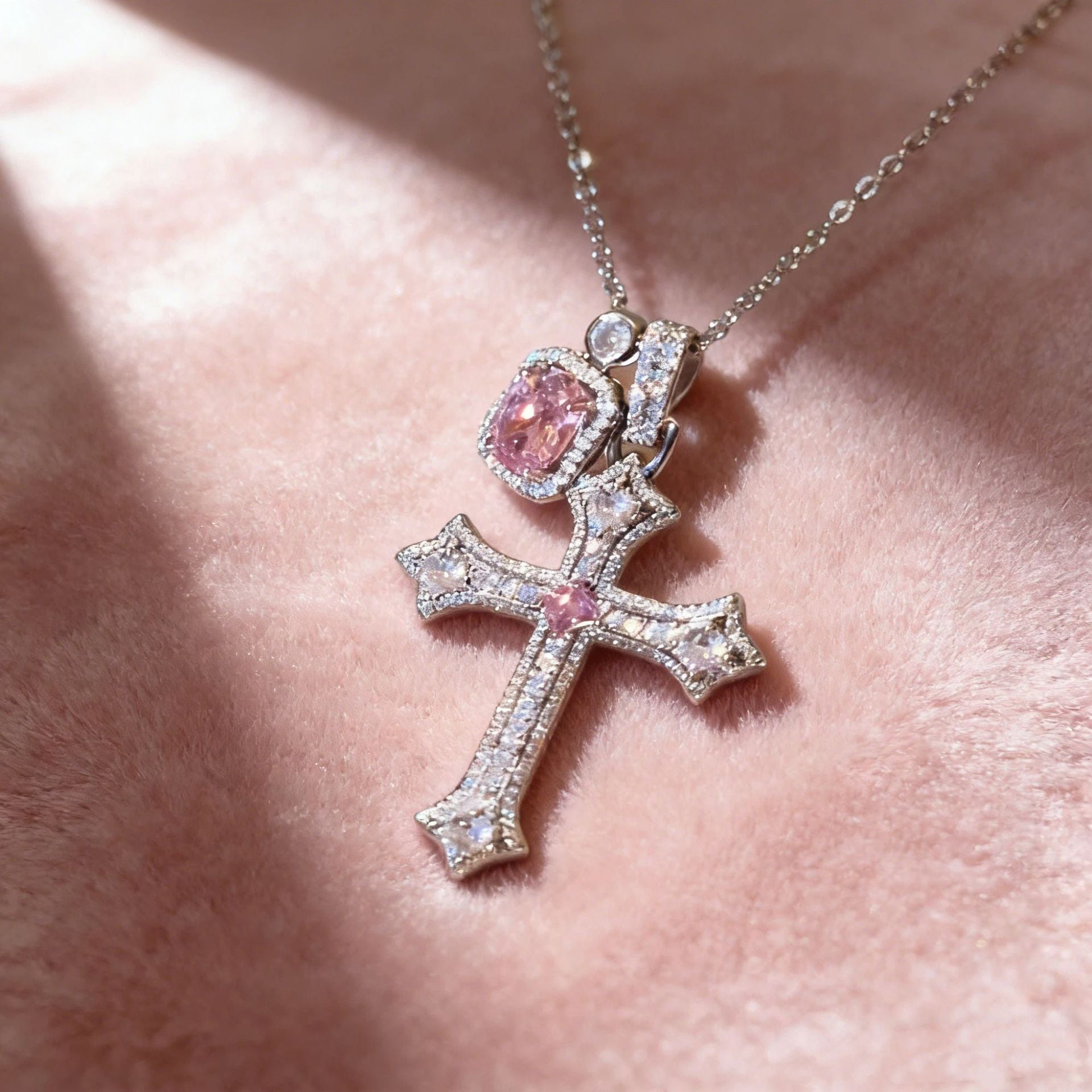 Wholesale Fashion Zircon Cross Pendant Necklace Minimalist Teardrop Collarbone Chain For Women Jewelry Accessory