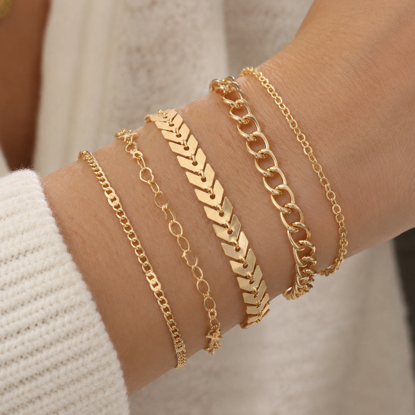 Wholesale 4 Piece Gold Tone Cuban Chain Bracelet Set Unisex Trendy Jewelry Accessory For Everyday Wear And Boutique Resale