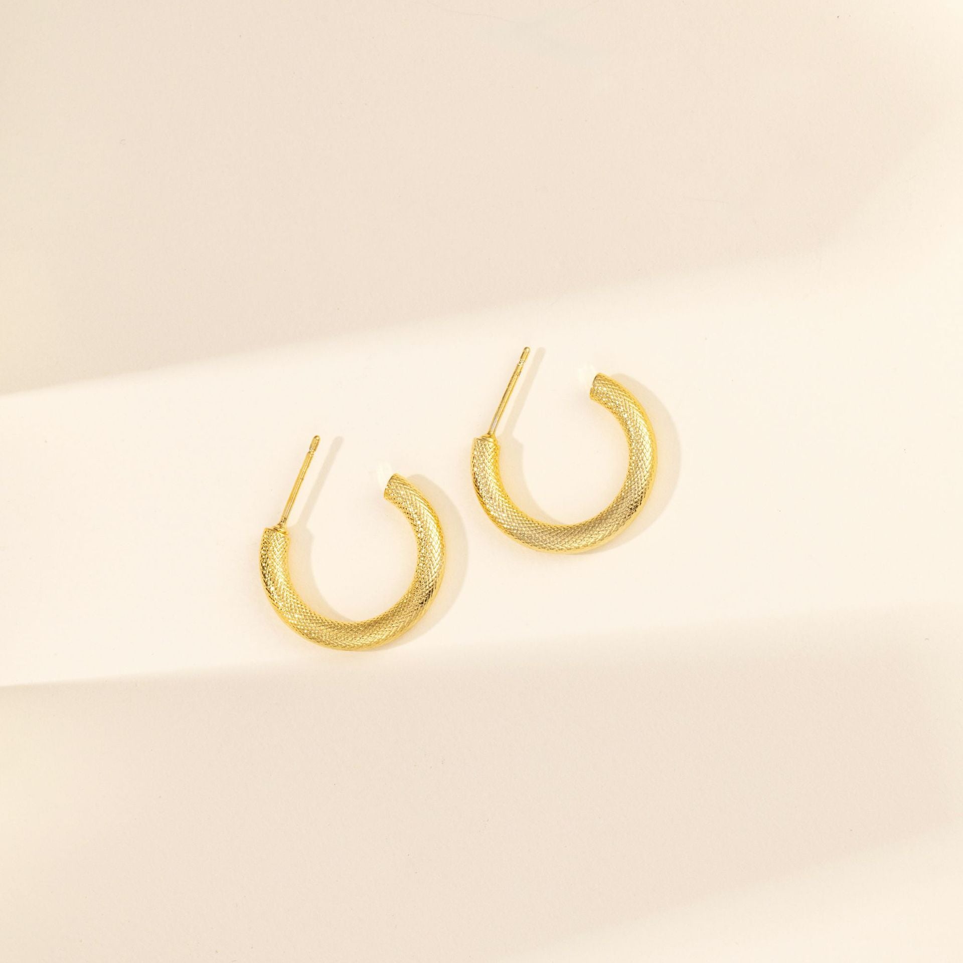 Wholesale snake skin pattern c-type plain hoop earrings
