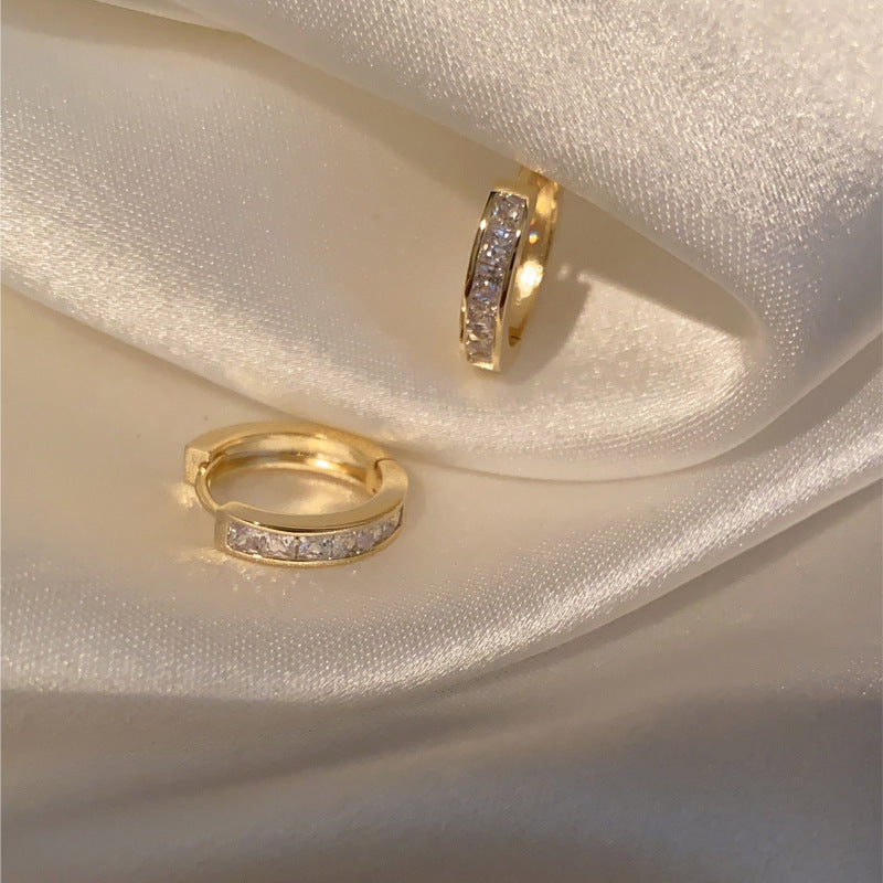 Wholesale Delicate and simple small hoop earrings
