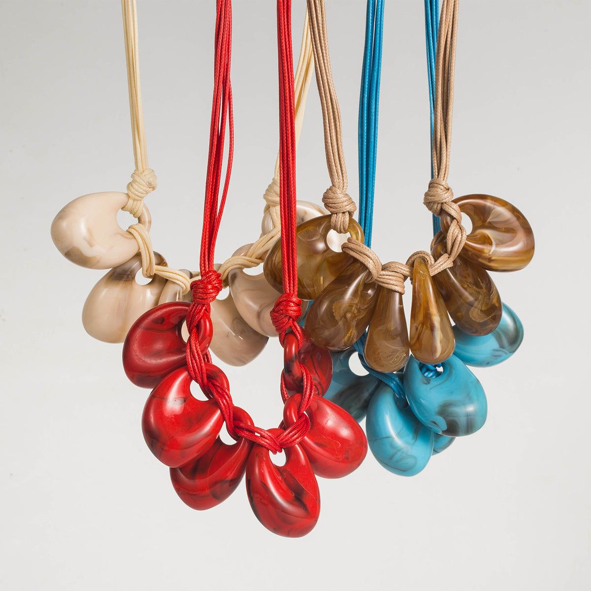 Wholesale  Stylish Exaggerated Retro Resin Smudged Pendant Necklace Niche Design Clavicle Chain
