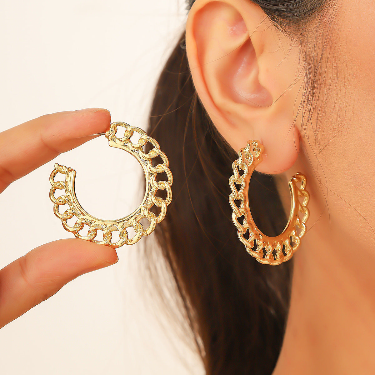 Wholesale Exaggerated Advanced Sense Metal Earrings Golden Retro Circle Water Drop Earrings
