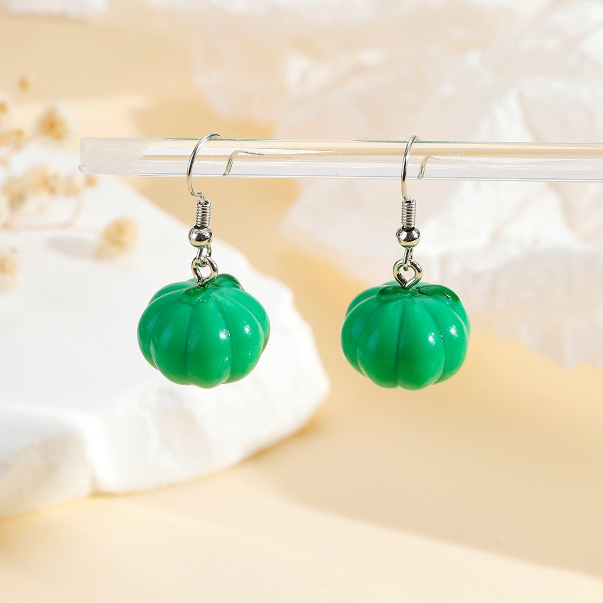 Wholesale Halloween  pumpkin earrings  cartoon acrylic colorful pumpkin earrings