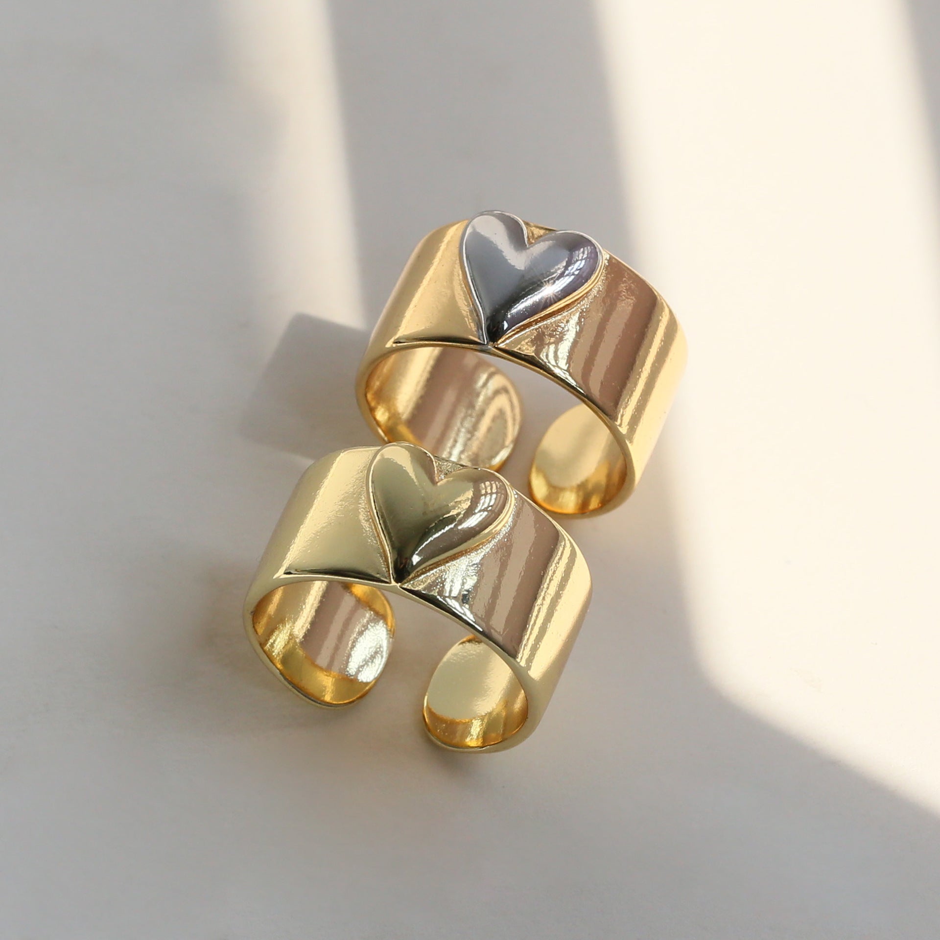 Wholesale Light luxury brass two-tone gold and silver love heart open ring