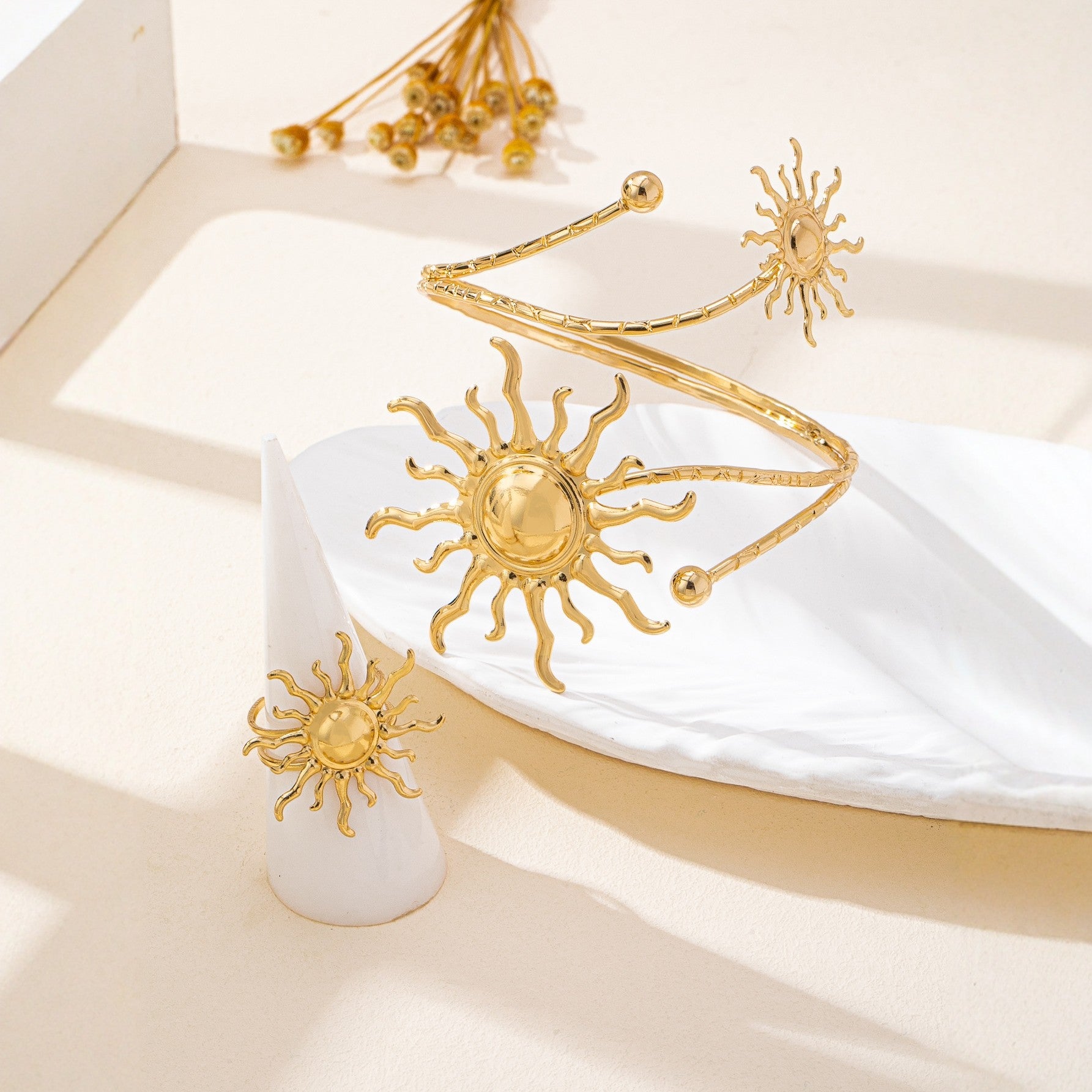 Wholesale r metal sunflower open bracelet and ring set,  retro and unique light luxury women' s jewelry