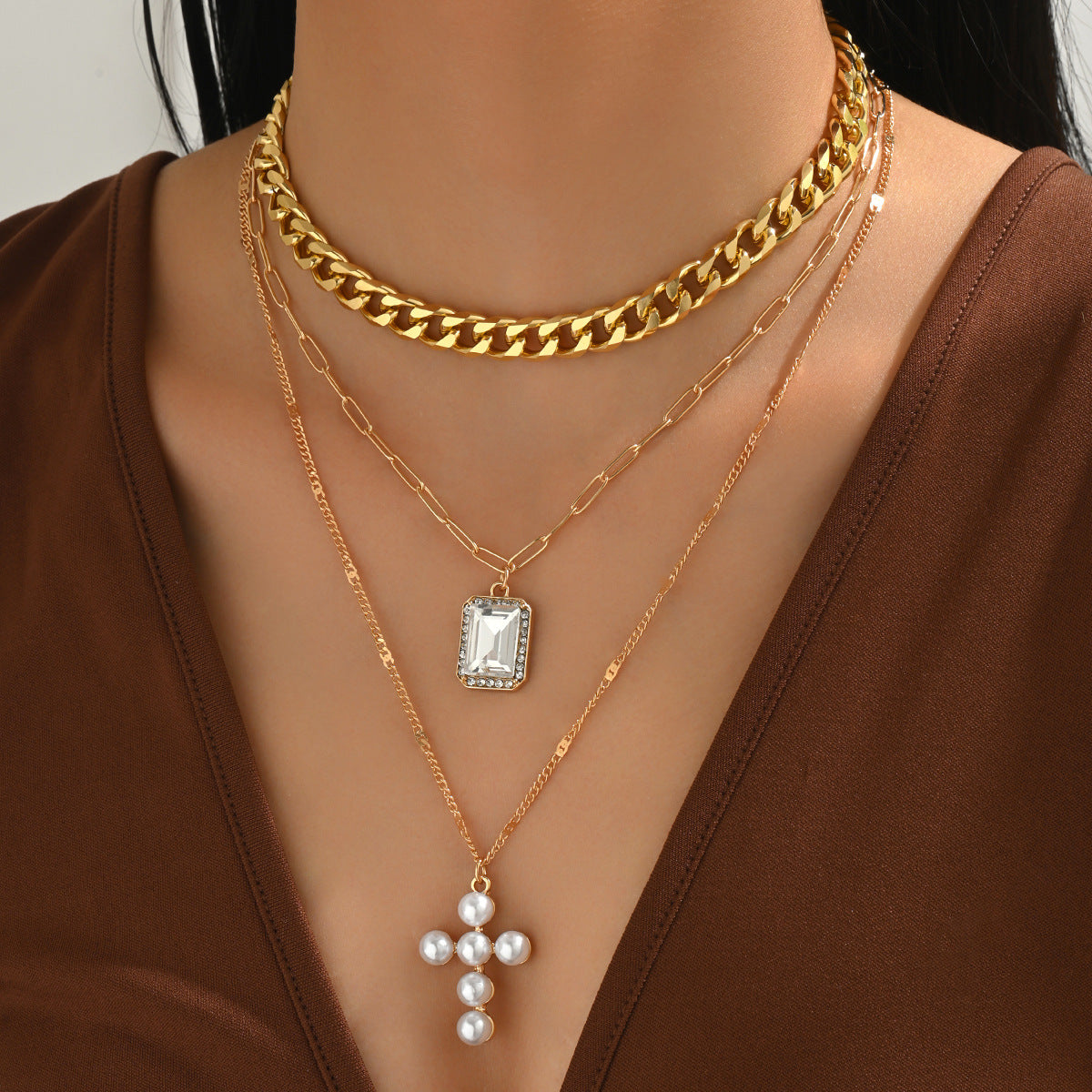 Collana con ciondolo croce all'ingrosso