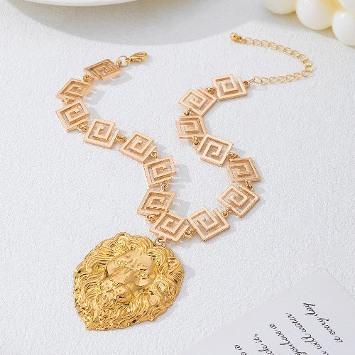 Wholesale Women' s Retro Hip-Hop Lion Head Earrings Necklace Bracelet Ring Four-Piece Set of Personalized Jewelry
