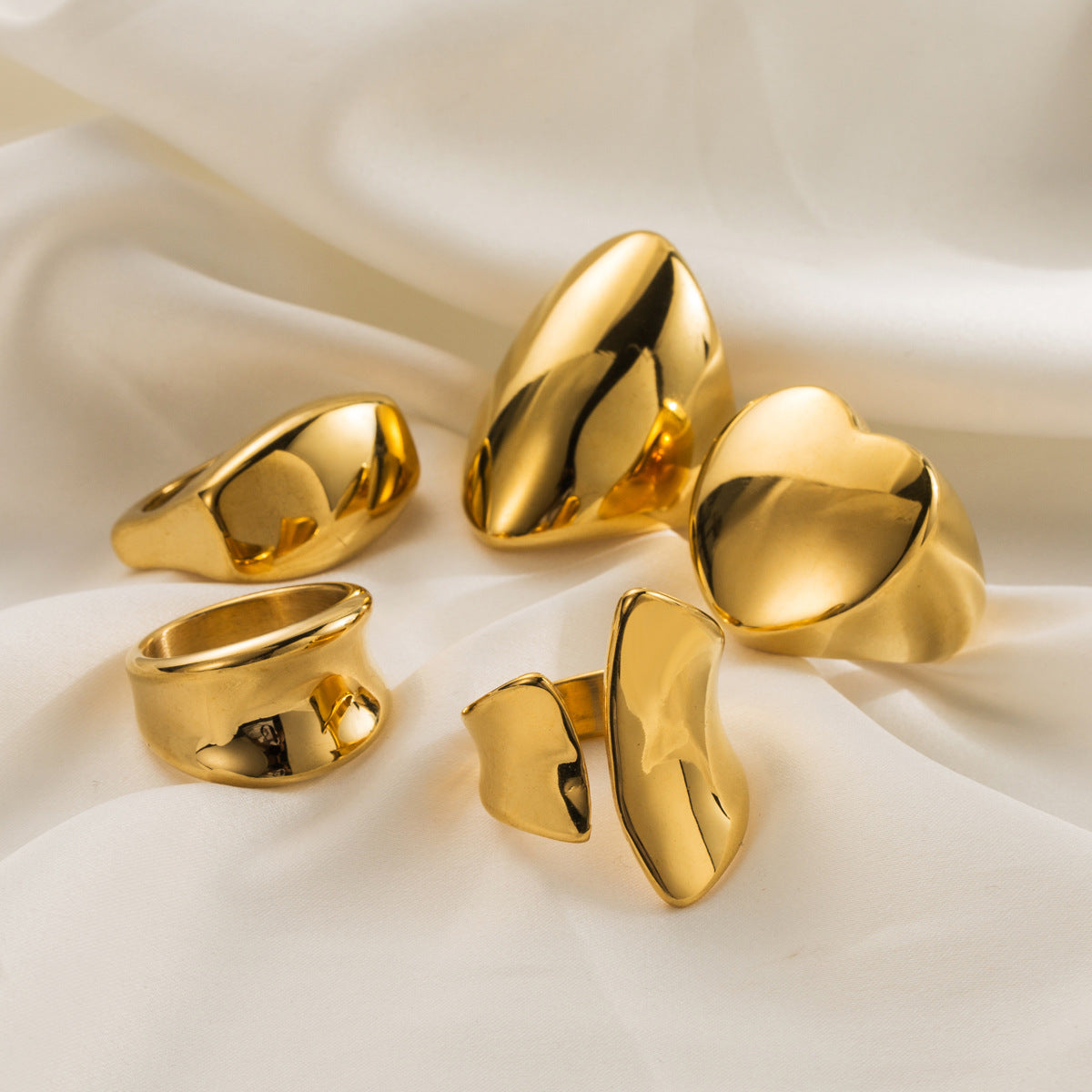 Anello a faccia larga a forma di cuore esagerato in acciaio inossidabile all'ingrosso che preserva il colore