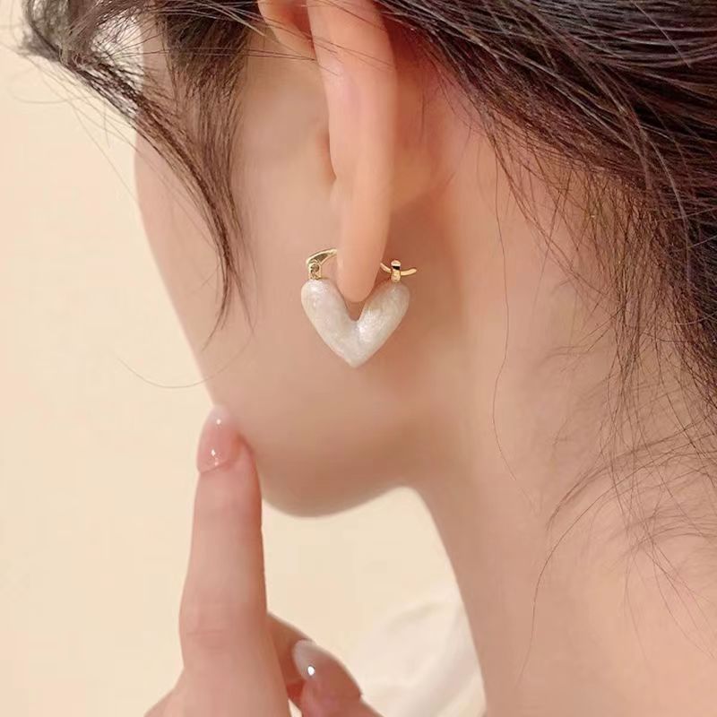 Wholesale Heart Shape Drip Glaze Earrings,  Alloy Ear Studs for Women,  Trendy Love Ear Cuff,  Everyday Wear or Gift