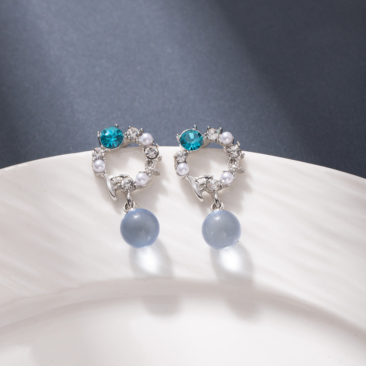 Wholesale Diamond-encrusted Mermaid Pearl Earrings