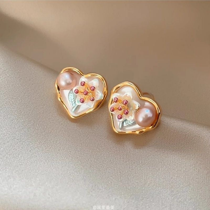 Wholesale Pearl Love Heart Oil Painting Earrings