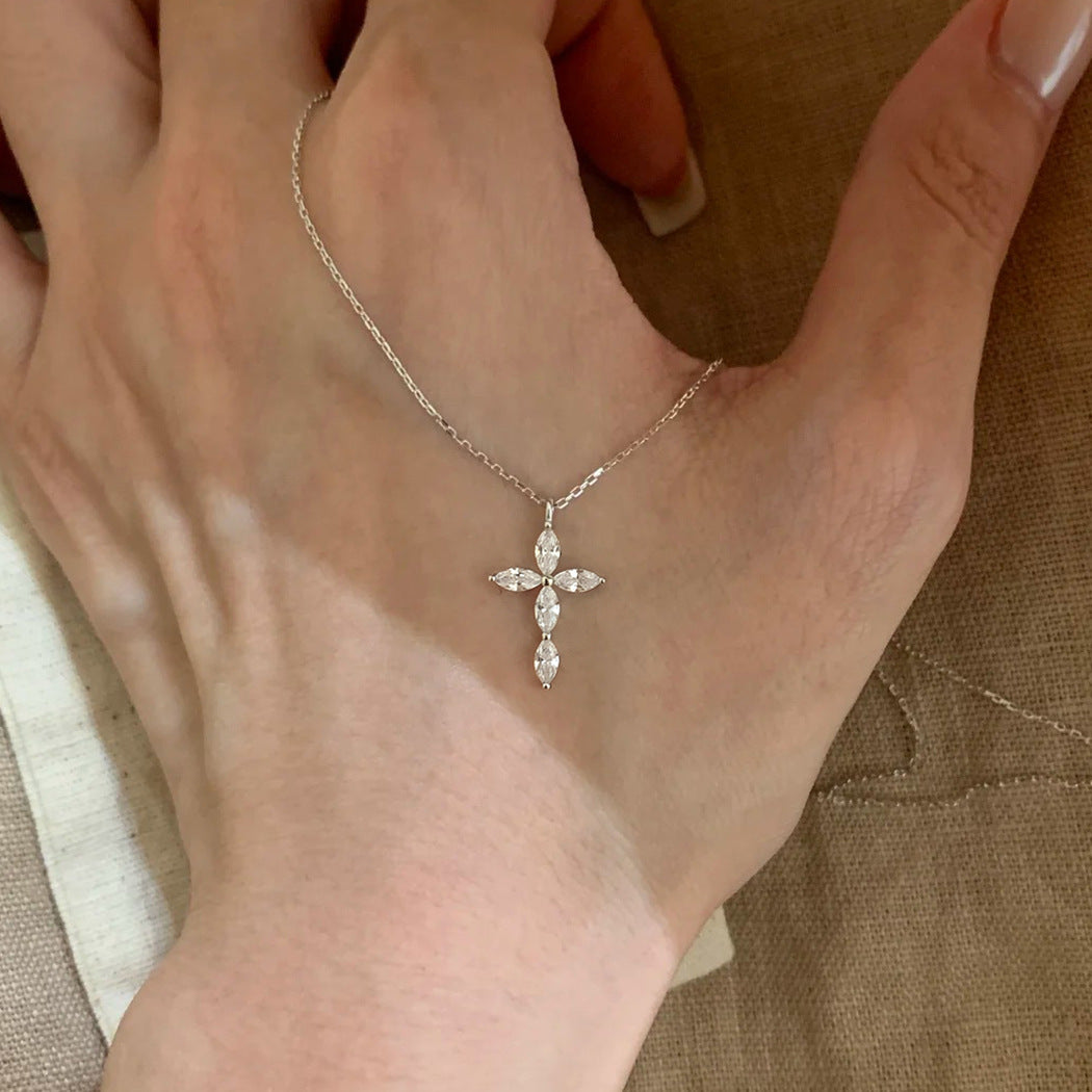 Wholesale Shiny Silver Cross Necklace with Zircon,  Titanium Steel Copper,  Jewelry Accessory