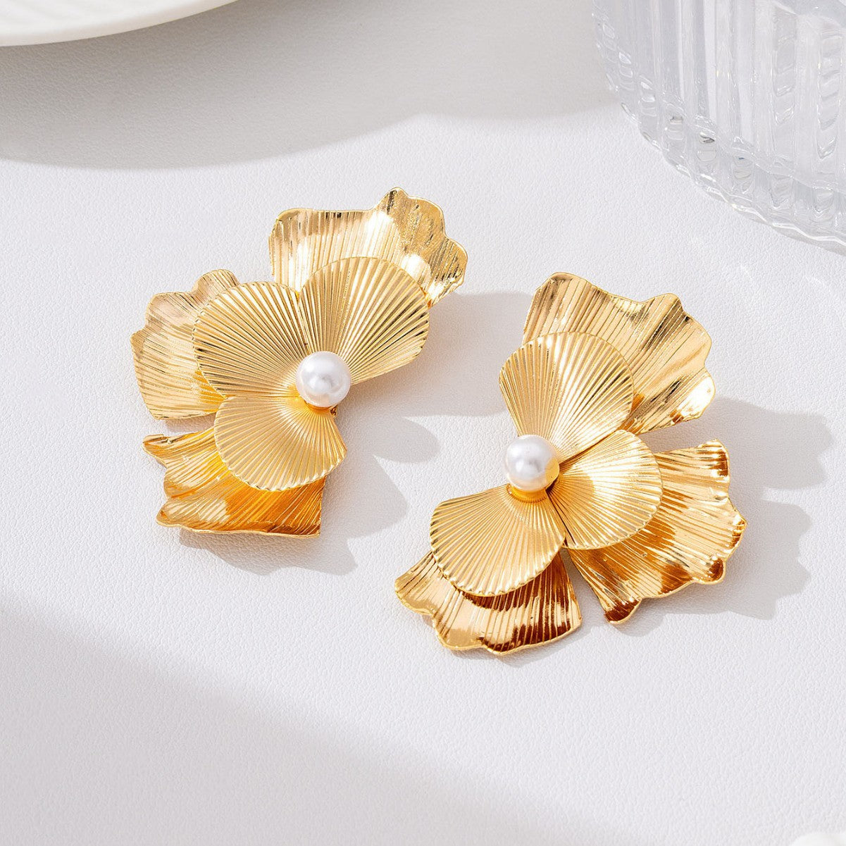 Wholesale Vintage Flower Pearl Ginkgo Leaf Earrings Gold Electroplated Iron Alloy Party Wear Fashion Accessory