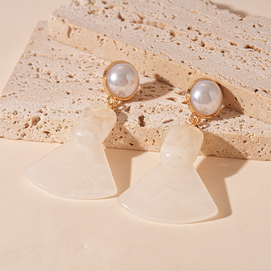 Wholesale Pearl Resin Cube Fan-Shaped Silver Post Earrings