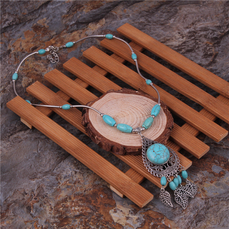 Wholesale Silver-Tone Alloy Vintage Ethnic Hollowed Turquoise Pendant Necklace,  Jewelry Accessory