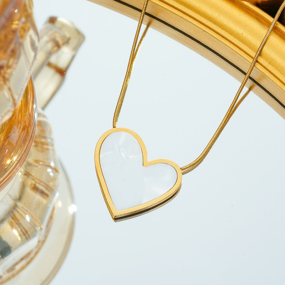 Wholesale Titanium Steel Black Heart Clavicle Chain Necklace Fashion Accessory