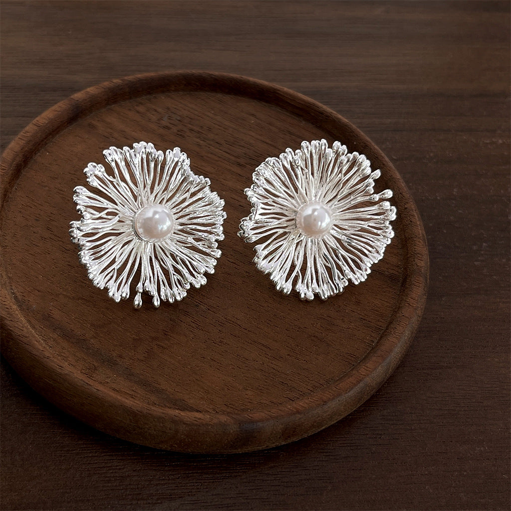 Wholesale White Camellia Heart Shape Flower Earrings for Party Wear Fashion Accessory