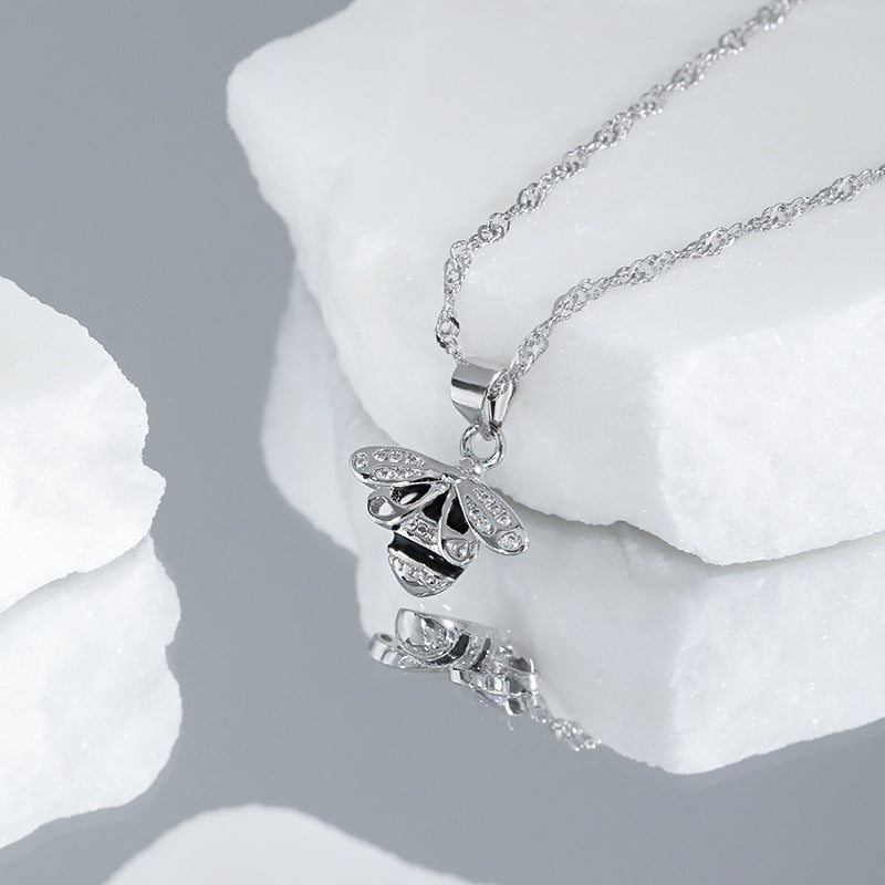 Wholesale Bohemian Light Luxury Simple Diamond Bee Necklace ACC-NE-YingRong007