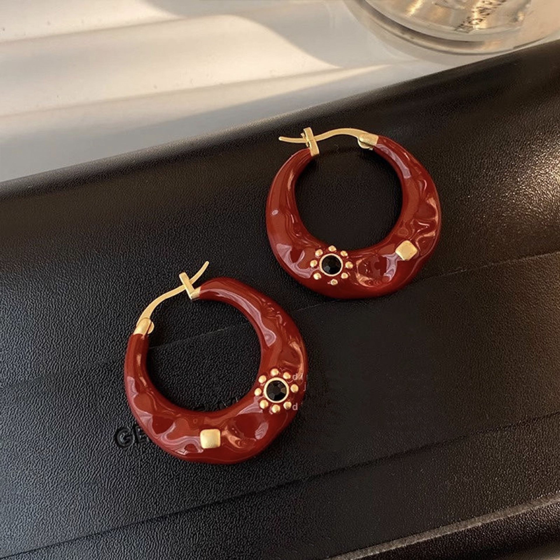 Wholesale Black  Retro Flower Earrings