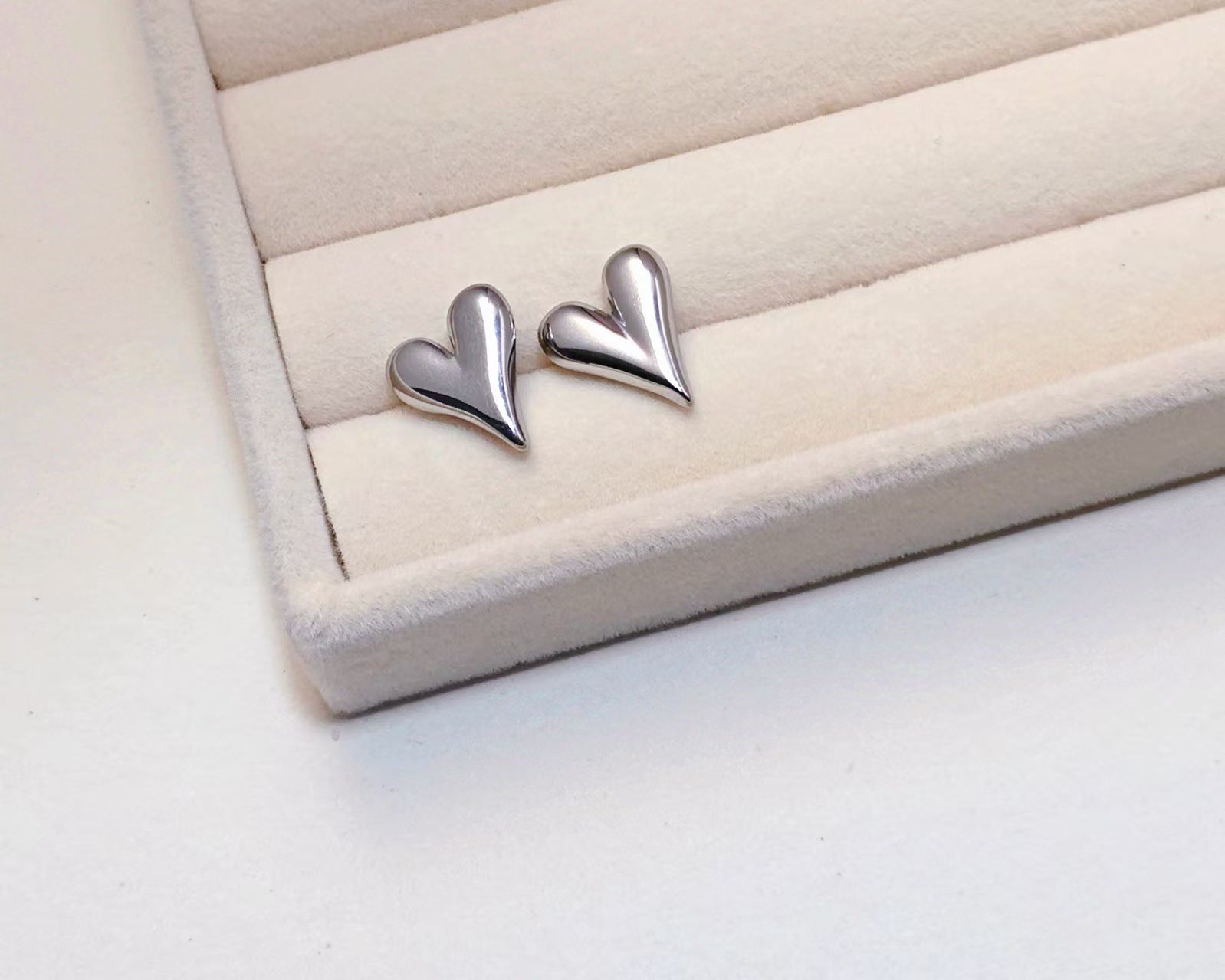 Wholesale Minimalist Titanium Steel Love Necklace Everyday Jewelry Accessory