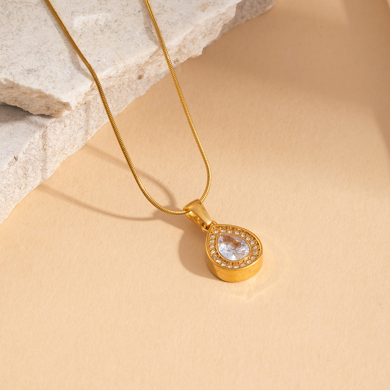 Wholesale Titanium Steel Teardrop Zircon Pendant Necklace for Women Stylish Vacation Jewelry Accessory