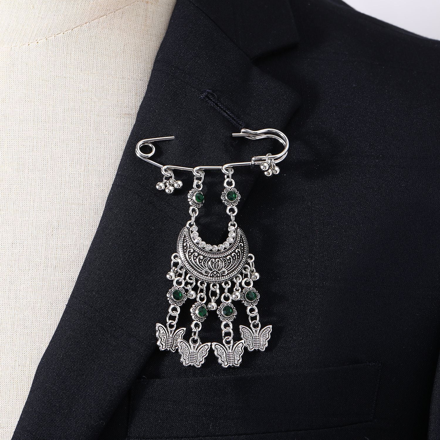 Wholesale Zinc Alloy Electroplated Ethnic Bohemian Butterfly Bell Tassel Brooch Pin for Women Party Stylish Accessory